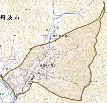 青垣町口塩久とその周辺の地図。町の範囲を重ねている