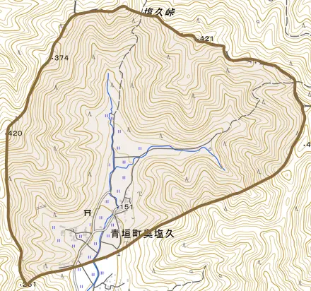 青垣町奥塩久とその周辺の地図。町の範囲を重ねている