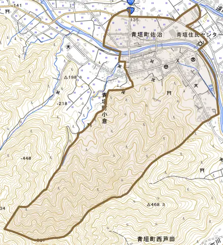 青垣町佐治とその周辺の地図。町の範囲を重ねている