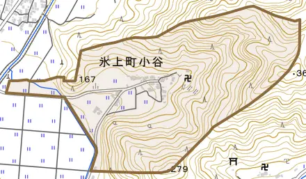 氷上町小谷とその周辺の地図。町の範囲を重ねている