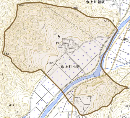 氷上町小野とその周辺の地図。町の範囲を重ねている