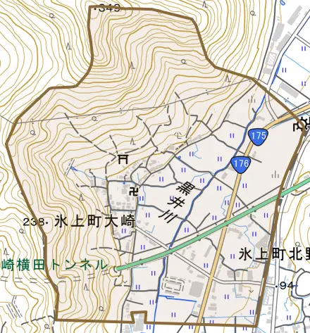 氷上町大崎とその周辺の地図。町の範囲を重ねている