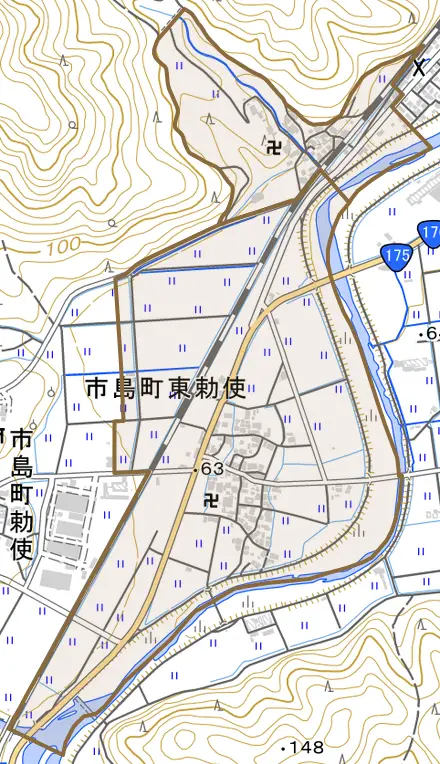 市島町東勅使とその周辺の地図。町の範囲を重ねている