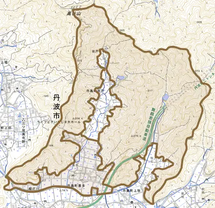 市島町喜多とその周辺の地図。町の範囲を重ねている