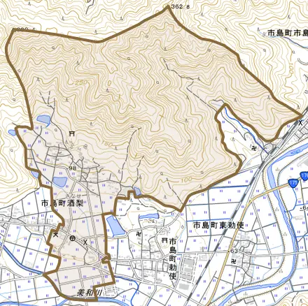 市島町酒梨とその周辺の地図。町の範囲を重ねている