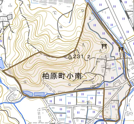 柏原町小南とその周辺の地図。町の範囲を重ねている