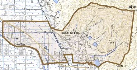 柏原町南多田とその周辺の地図。町の範囲を重ねている