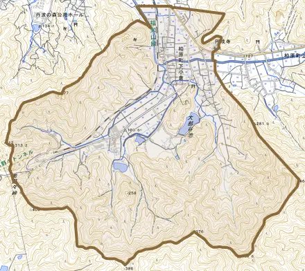 柏原町下小倉とその周辺の地図。町の範囲を重ねている