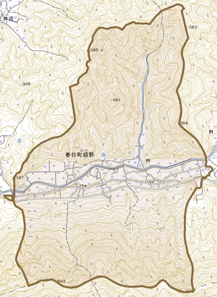 春日町栢野とその周辺の地図。町の範囲を重ねている