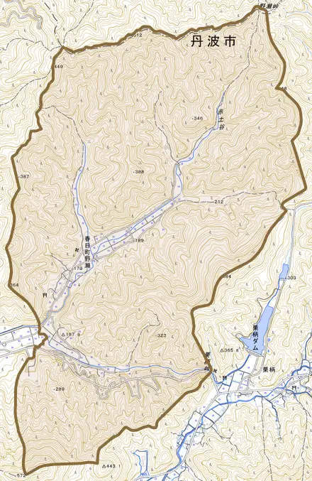春日町野瀬とその周辺の地図。町の範囲を重ねている
