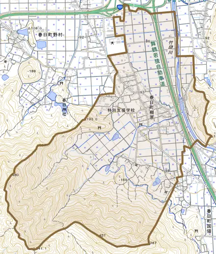 春日町棚原とその周辺の地図。町の範囲を重ねている