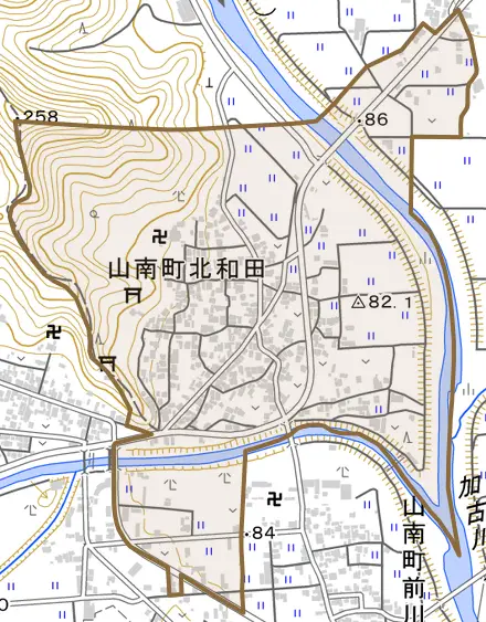 山南町北和田とその周辺の地図。町の範囲を重ねている