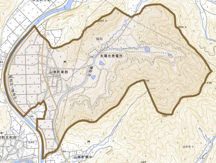 山南町草部とその周辺の地図。町の範囲を重ねている
