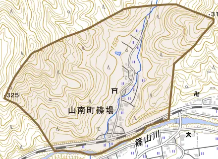 山南町篠場とその周辺の地図。町の範囲を重ねている