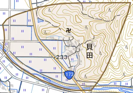 貝田とその周辺の地図。町の範囲を重ねている