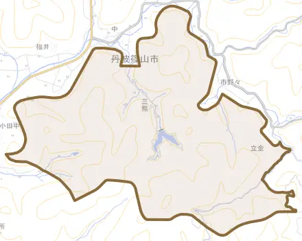 三熊とその周辺の地図。町の範囲を重ねている