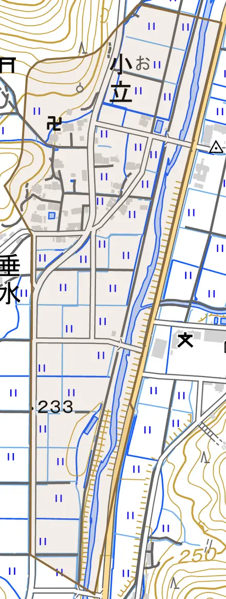 小立とその周辺の地図。町の範囲を重ねている