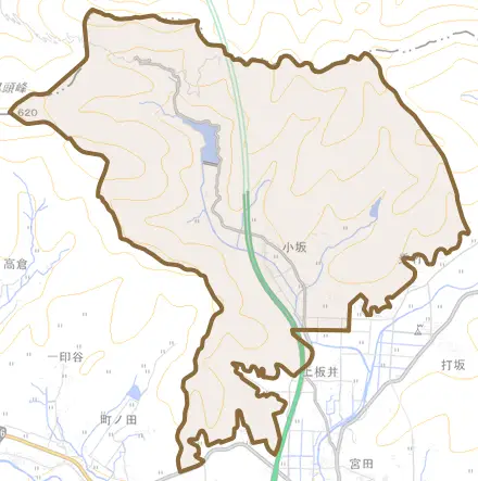 小坂とその周辺の地図。町の範囲を重ねている