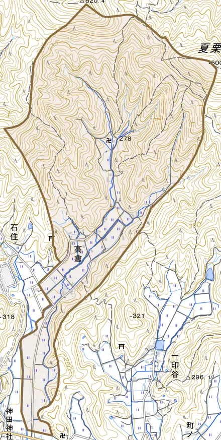 高倉とその周辺の地図。町の範囲を重ねている