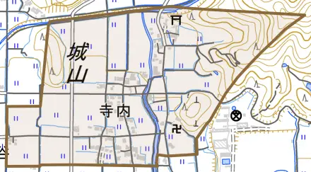 寺内とその周辺の地図。町の範囲を重ねている