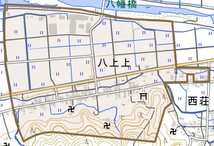 八上上とその周辺の地図。町の範囲を重ねている