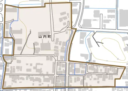 山内町とその周辺の地図。町の範囲を重ねている