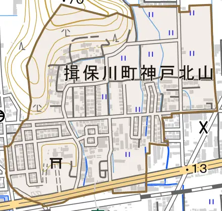 揖保川町神戸北山とその周辺の地図。町の範囲を重ねている
