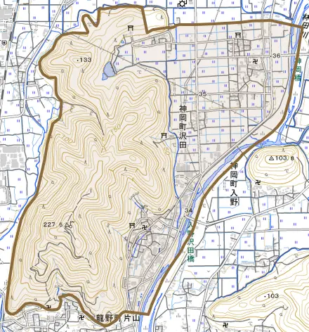 神岡町沢田とその周辺の地図。町の範囲を重ねている