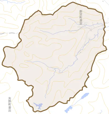 新宮町善定とその周辺の地図。町の範囲を重ねている
