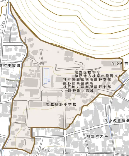 龍野町上霞城とその周辺の地図。町の範囲を重ねている