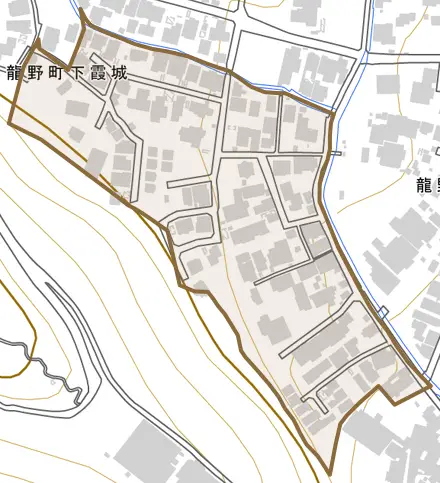 龍野町下霞城とその周辺の地図。町の範囲を重ねている