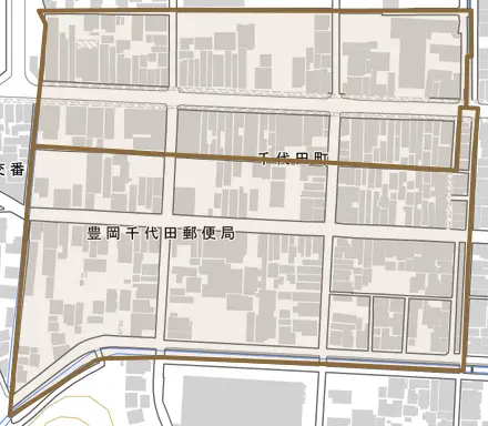 千代田町とその周辺の地図。町の範囲を重ねている