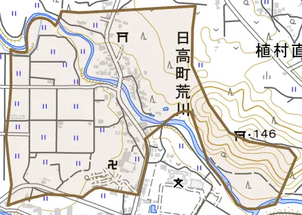 日高町荒川とその周辺の地図。町の範囲を重ねている