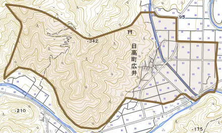 日高町広井とその周辺の地図。町の範囲を重ねている