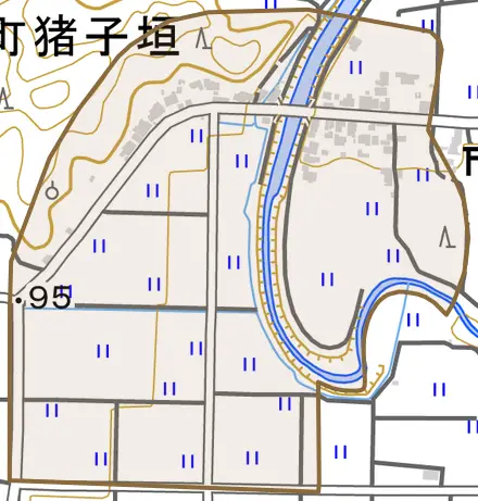 日高町猪子垣とその周辺の地図。町の範囲を重ねている