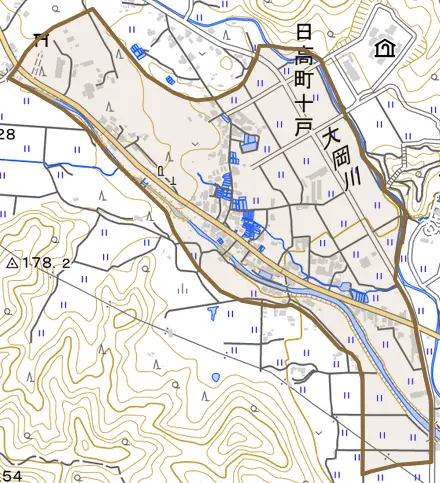 日高町十戸とその周辺の地図。町の範囲を重ねている