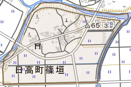 日高町篠垣とその周辺の地図。町の範囲を重ねている