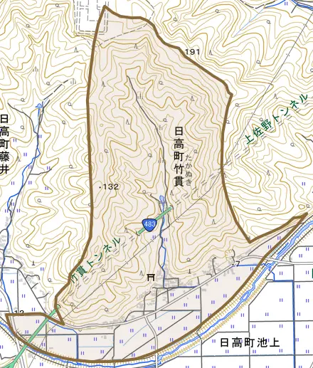 日高町竹貫とその周辺の地図。町の範囲を重ねている