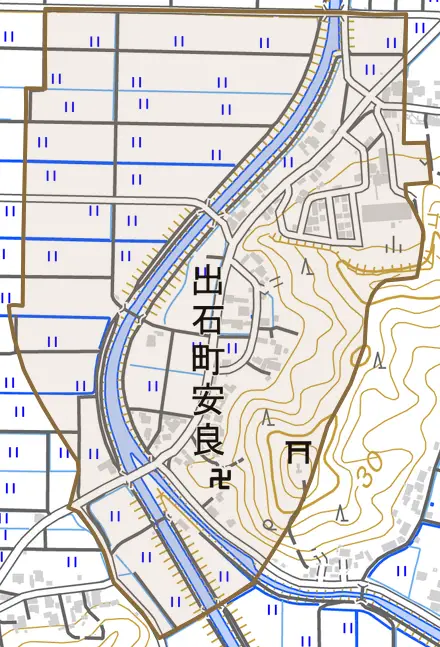出石町安良とその周辺の地図。町の範囲を重ねている