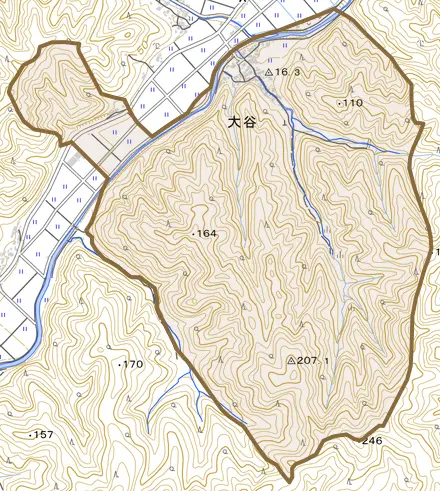 大谷とその周辺の地図。町の範囲を重ねている