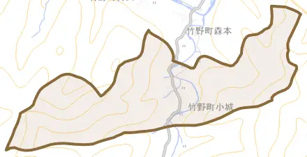 竹野町小城とその周辺の地図。町の範囲を重ねている