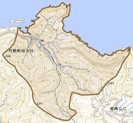竹野町田久日とその周辺の地図。町の範囲を重ねている