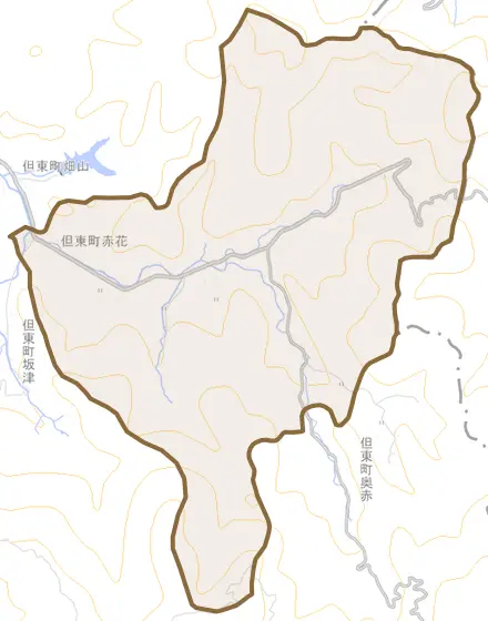 但東町赤花とその周辺の地図。町の範囲を重ねている