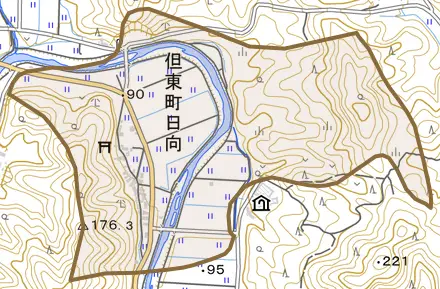 但東町日向とその周辺の地図。町の範囲を重ねている