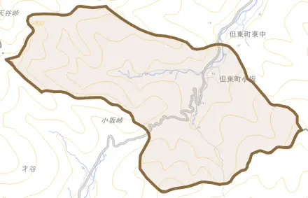 但東町小坂とその周辺の地図。町の範囲を重ねている