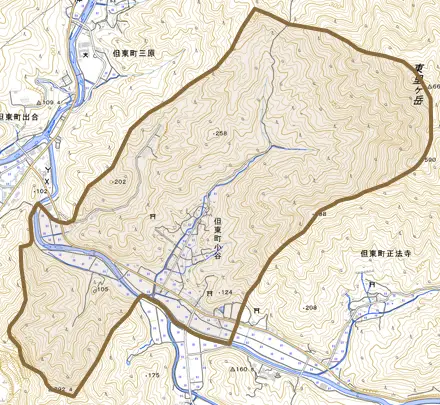 但東町小谷とその周辺の地図。町の範囲を重ねている