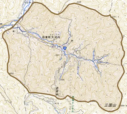 但東町大河内とその周辺の地図。町の範囲を重ねている