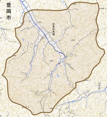 但東町奥藤とその周辺の地図。町の範囲を重ねている