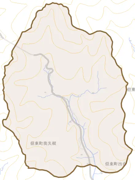 但東町奥矢根とその周辺の地図。町の範囲を重ねている