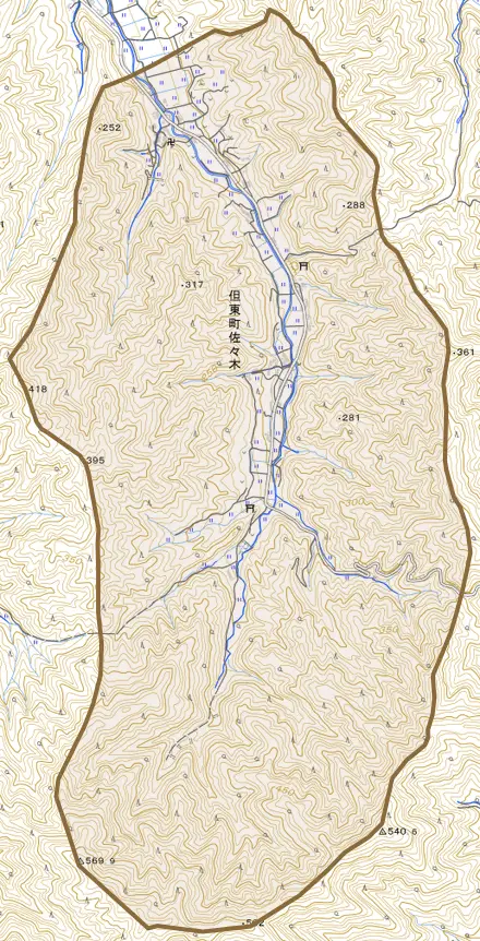 但東町佐々木とその周辺の地図。町の範囲を重ねている